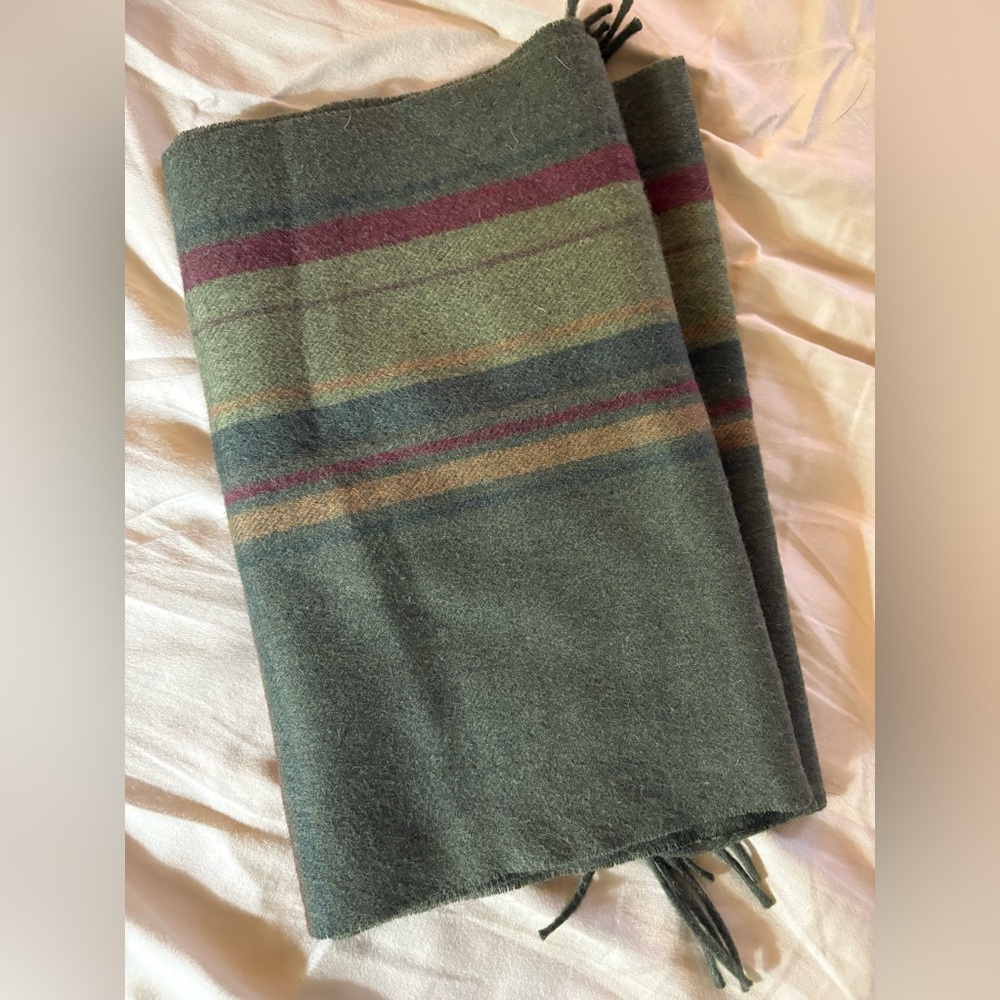 Scarf 🧣 - Picture 2 of 5